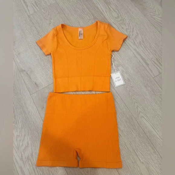 Amazon Tops - ONESTEPUP SET NWT S/M